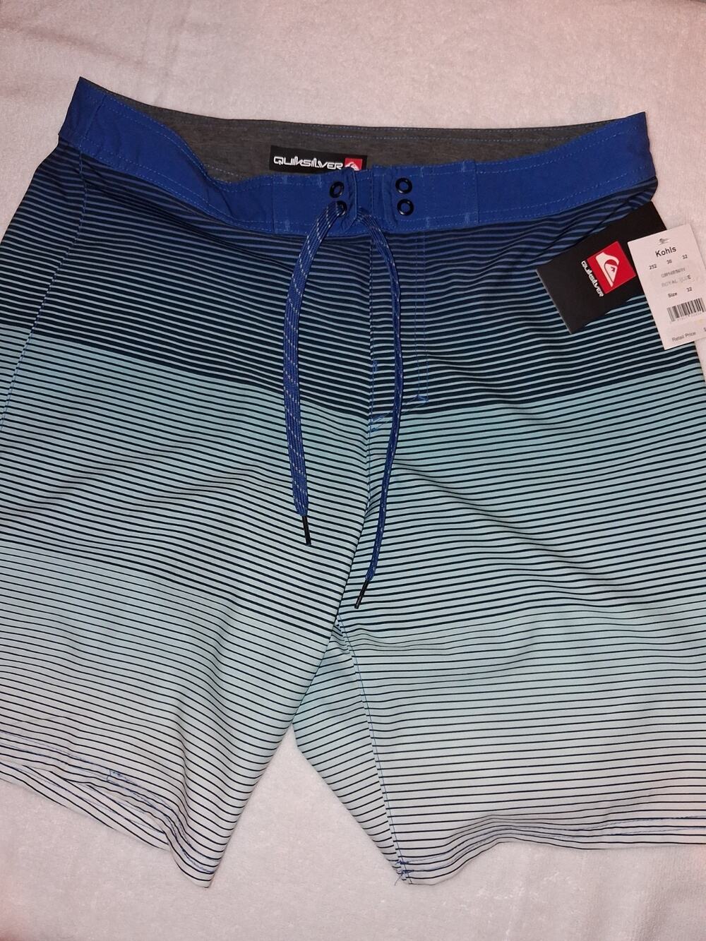 Quiksilver Shorts Men 32 Blue with lines Bottoms Outdoor Surf Skatewear